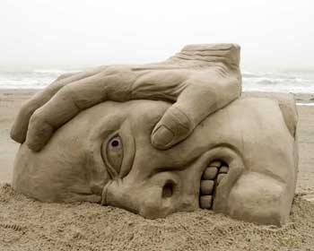 Escultura de arena en playa de Las Canteras